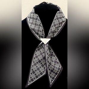 Floral Pattern Scarf w/ brooch